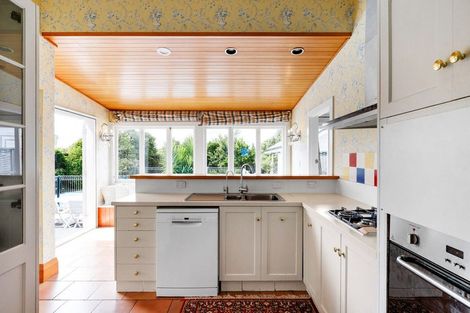 Photo of property in 41 Queen Street, Cambridge, 3434