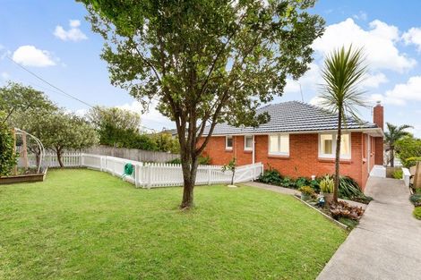 Photo of property in 1/625 Beach Road, Rothesay Bay, Auckland, 0630