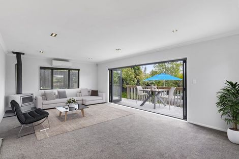 Photo of property in 19 Reydon Place, Cockle Bay, Auckland, 2014