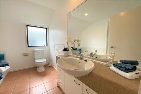 Photo of property in 16 Kilsyth Way, East Tamaki Heights, Auckland, 2016