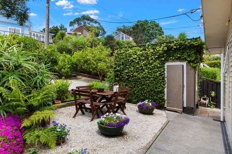 Photo of property in 36 Pohutukawa Avenue, Red Beach, 0932