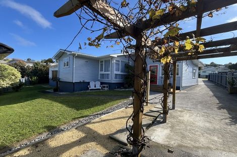 Photo of property in 40 Beaumaris Crescent, Ascot Park, Porirua, 5024