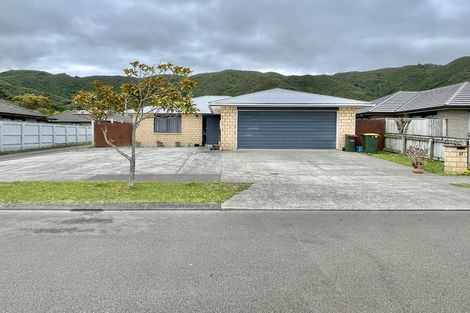 Photo of property in 37 Fraser Colman Grove, Wainuiomata, Lower Hutt, 5014
