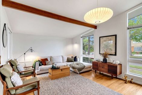 Photo of property in 33 Kent Lodge Avenue, Avonhead, Christchurch, 8042