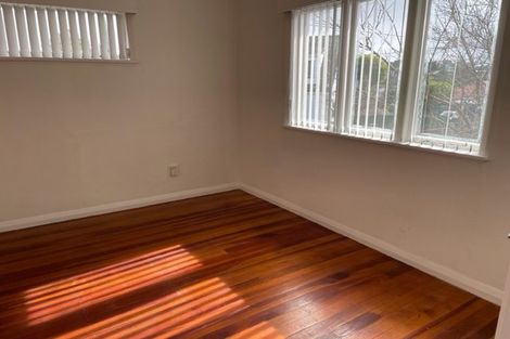 Photo of property in 22 Cliff View Drive, Green Bay, Auckland, 0604