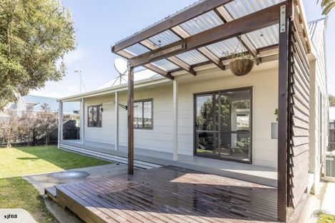 Photo of property in 6a Perrin Place, Kelvin Grove, Palmerston North, 4414