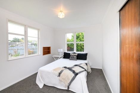 Photo of property in 30 Mokau Place, Terrace End, Palmerston North, 4410