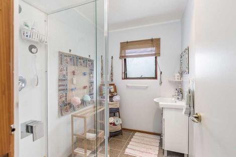 Photo of property in 2/233 Birkdale Road, Birkdale, Auckland, 0626