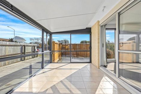 Photo of property in 37 Queenspark Drive, Parklands, Christchurch, 8083