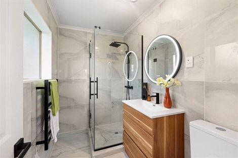 Photo of property in 36 Fleetwood Drive, Henderson, Auckland, 0612