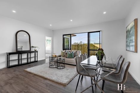 Photo of property in 9 Konoba Avenue, Kumeu, 0810