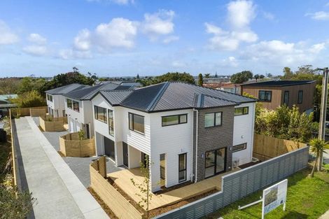 Photo of property in 13b Renata Crescent, Te Atatu Peninsula, Auckland, 0610