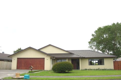 Photo of property in 13 Longford Park Drive, Takanini, 2112