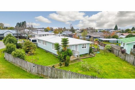 Photo of property in 5 Cherrywood Place, Western Heights, Rotorua, 3015