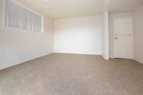 Photo of property in 2 Chelsea View Drive, Chatswood, Auckland, 0626