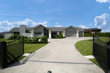 Photo of property in 18 Mike Smith Drive, Cambridge, 3434