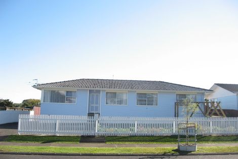 Photo of property in 24 Heybridge Street, Manurewa, Auckland, 2102
