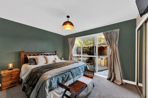 Photo of property in 73 Warren Crescent, Hillmorton, Christchurch, 8025