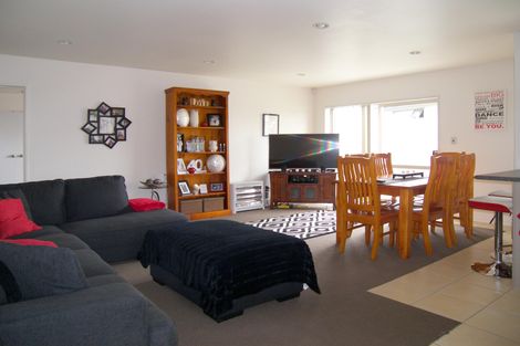 Photo of property in 42 Keri Vista Rise, Papakura, 2110