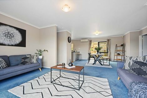 Photo of property in 30 Pointon Glade, Grandview Heights, Hamilton, 3200