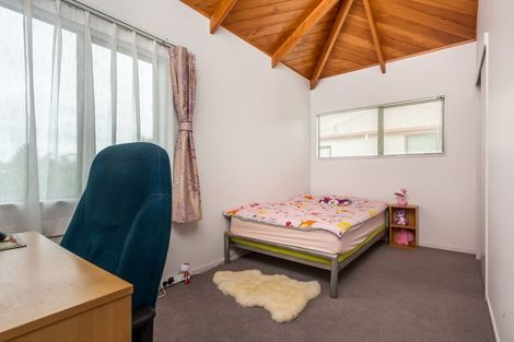 Photo of property in 6 Glucina Avenue, West Harbour, Auckland, 0618