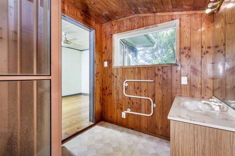 Photo of property in 2/22 Windy Ridge Road, Glenfield, Auckland, 0629