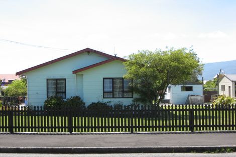 Photo of property in 9 Menzies Street, Westport, 7825