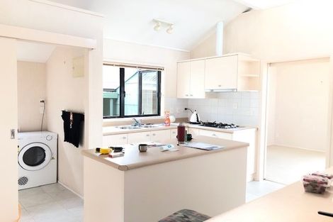 Photo of property in 20 Makepiece Place, Chatswood, Auckland, 0626