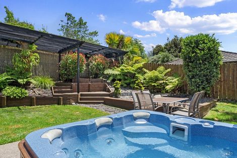 Photo of property in 56 Cabeleigh Drive, Helensville, 0800