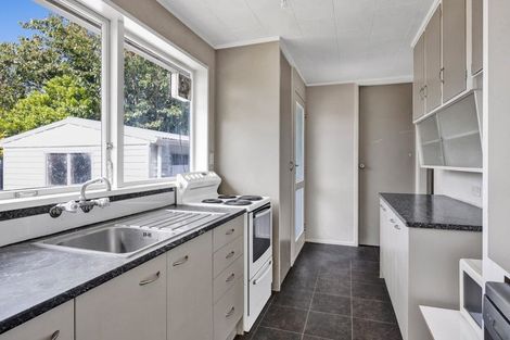 Photo of property in 21 Manawapou Road, Hawera, 4610