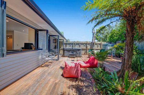 Photo of property in 1/63 College Road, Northcote, Auckland, 0627