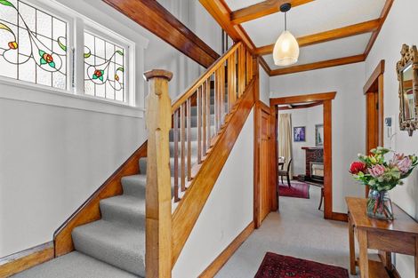 Photo of property in 13 Paynters Avenue, Strandon, New Plymouth, 4312