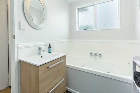 Photo of property in 14 Harvard Grove, Totara Park, Upper Hutt, 5018