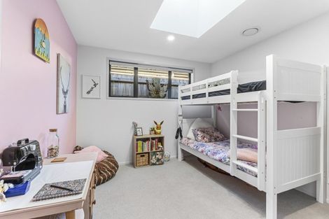 Photo of property in 4 Bright Way, Lower Vogeltown, New Plymouth, 4310