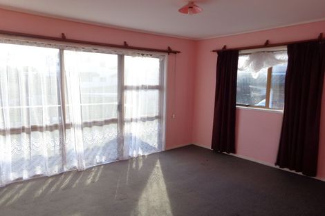 Photo of property in 18 Pomaria Road, Henderson, Auckland, 0610