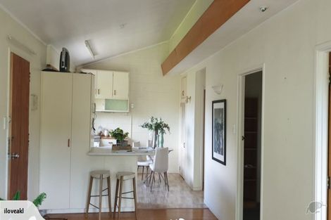 Photo of property in 2/111 Eskdale Road, Birkdale, Auckland, 0626