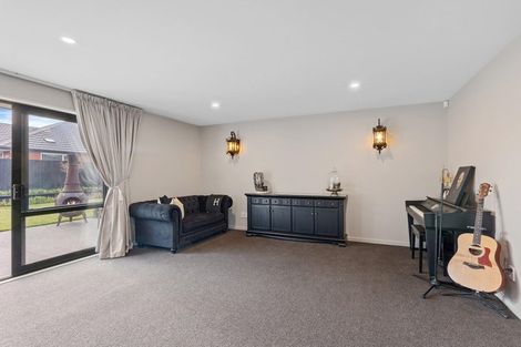 Photo of property in 18 Dunaverty Place, Broomfield, Christchurch, 8042