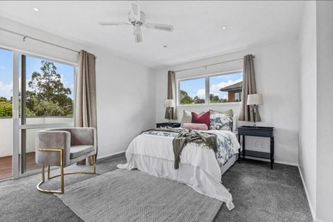 Photo of property in 5 Oystergrove Road, West Harbour, Auckland, 0618
