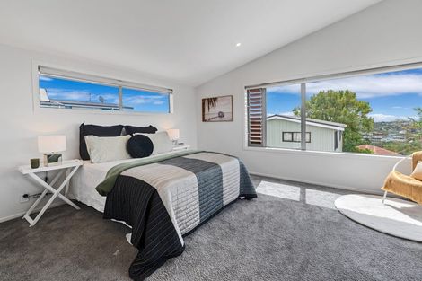Photo of property in 18 Ridge Road, Waiake, Auckland, 0630