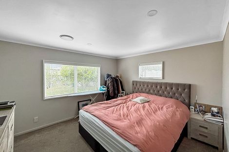 Photo of property in 1/56 Birkdale Road, Birkdale, Auckland, 0626