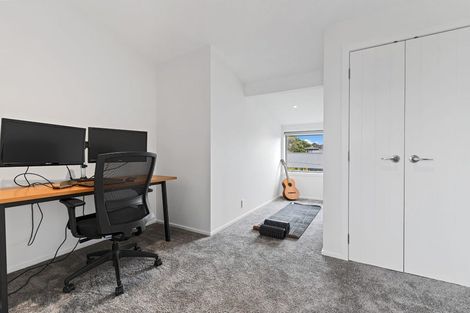 Photo of property in 18 Ridge Road, Waiake, Auckland, 0630