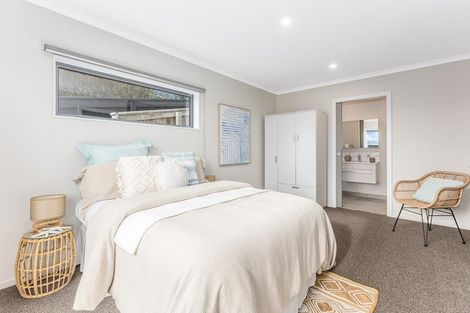 Photo of property in 5 Pacific View, Whitby, Porirua, 5024