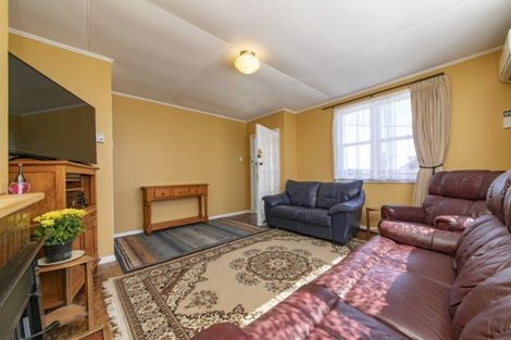 Photo of property in 86 Garfield Road, Helensville, 0800