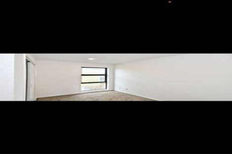 Photo of property in 2/3226 Great North Road, New Lynn, Auckland, 0600