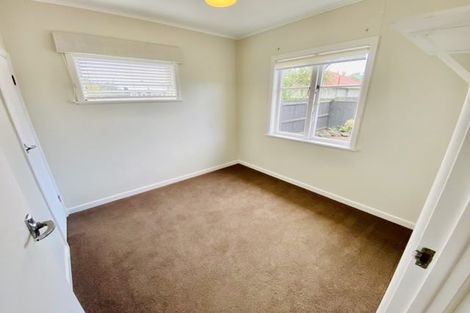 Photo of property in 11 Hikurangi Street, Te Atatu Peninsula, Auckland, 0610