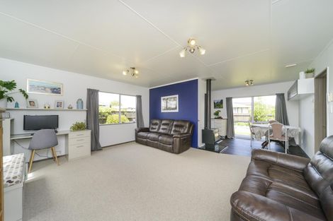 Photo of property in 97 Hillcrest Drive, Kelvin Grove, Palmerston North, 4414