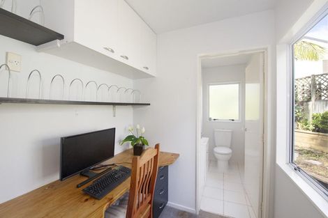 Photo of property in 1/16 Sailfish Drive, West Harbour, Auckland, 0618
