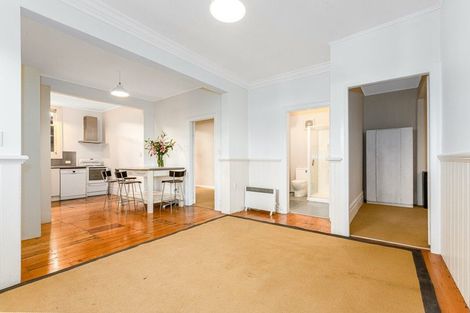 Photo of property in 13 Tinakori Road, Thorndon, Wellington, 6011