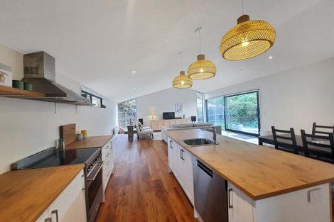 Photo of property in 48 Taupata Street, Redcliffs, Christchurch, 8081