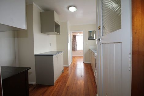 Photo of property in 13 Warrington Grove, Newlands, Wellington, 6037